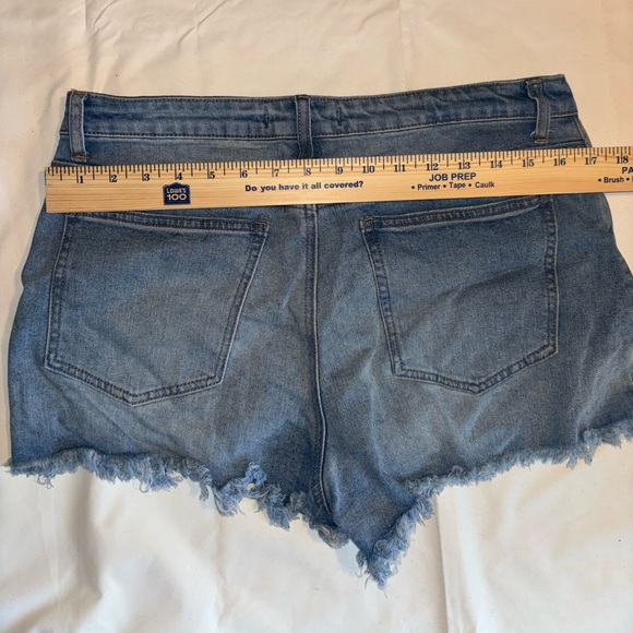 Jean Shorts Women’s Summer Wear Size 11/30 - Picture 4 of 6